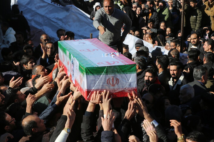 تصاویر/ تشییع پیکر مطهر هفت شهید اغتشاشات اخیر در اصفهان