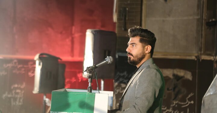 تصاویر/ اقامه باشکوه نماز جمعه پرند در مسجد سوخته در آتش کینه اغتشاشگران