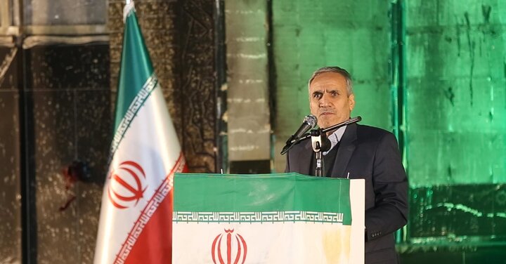 تصاویر/ اقامه باشکوه نماز جمعه پرند در مسجد سوخته در آتش کینه اغتشاشگران