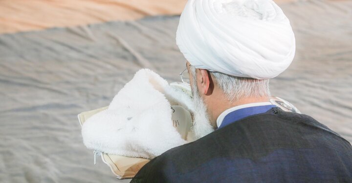 تصاویر/ اقامه باشکوه نماز جمعه پرند در مسجد سوخته در آتش کینه اغتشاشگران