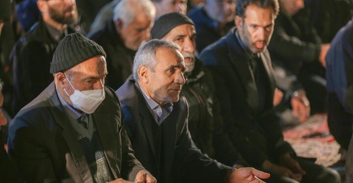 تصاویر/ اقامه باشکوه نماز جمعه پرند در مسجد سوخته در آتش کینه اغتشاشگران