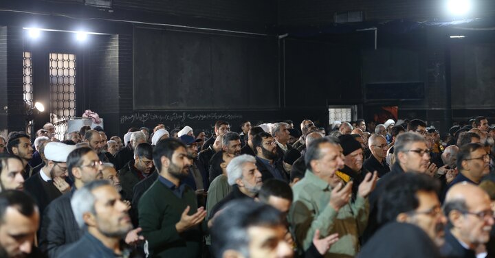 تصاویر/ اقامه باشکوه نماز جمعه پرند در مسجد سوخته در آتش کینه اغتشاشگران