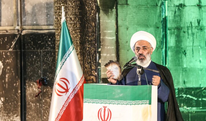 تصاویر/ اقامه باشکوه نماز جمعه پرند در مسجد سوخته در آتش کینه اغتشاشگران