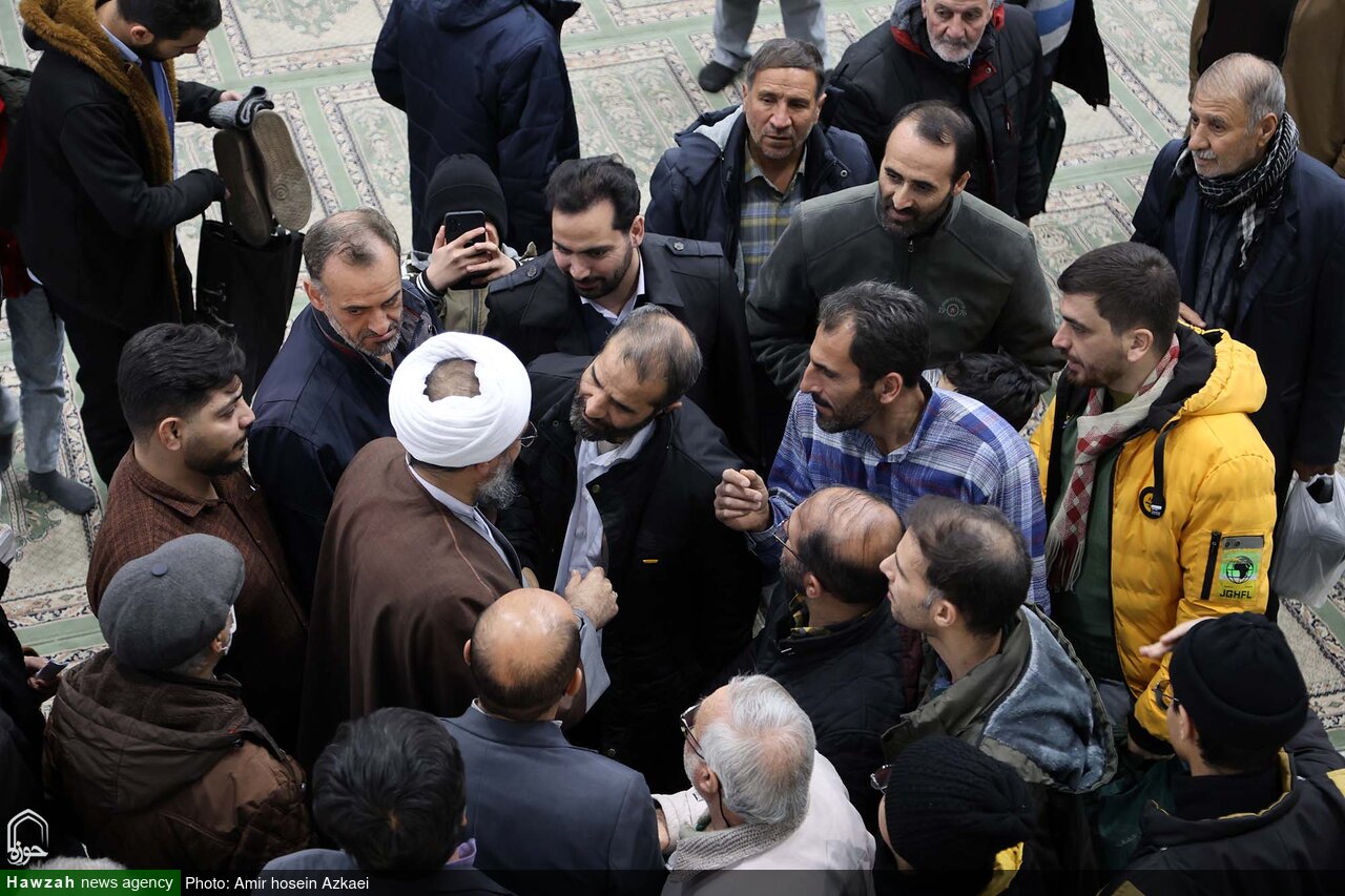 تصاویر / گفت و گوی امام جمعه همدان با نمازگزاران