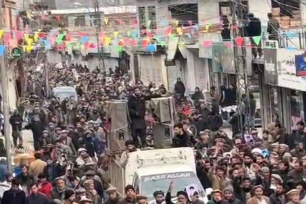 مردم پاکستان در حمایت از ایران و رهبر معظم انقلاب به خیابانها آمدند