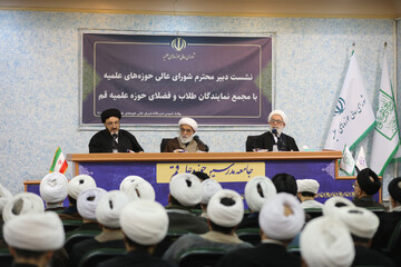 گزارشی از نشست نمایندگان طلاب با دبیر شورای عالی حوزه‌ / آیت‌الله شب زنده‌دار: مقام معظم رهبری در هیچ یک از حوادث حالت نا امیدی ندارند