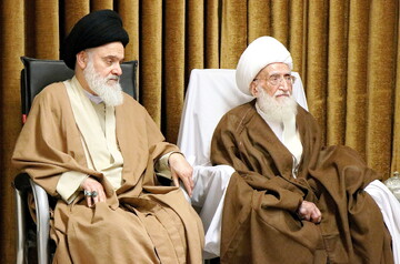 تصاویر/ مراسم جشن عید مبعث حضرت رسول اکرم(ص) در دفتر آیت الله العظمی نوری همدانی