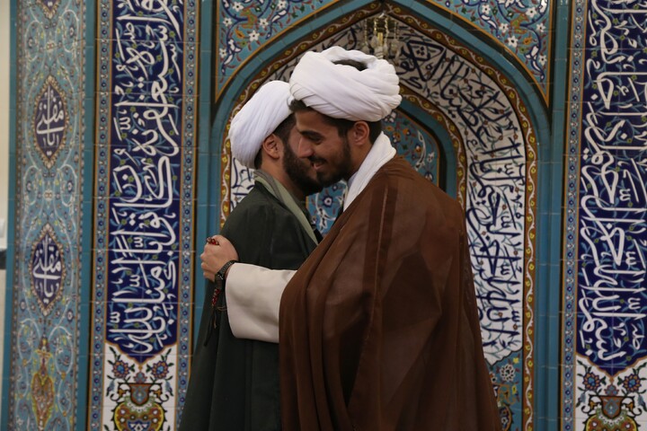 تصاویر/ مراسم عمامه گذاری طلاب توسط آیت الله العظمی مکارم شیرازی