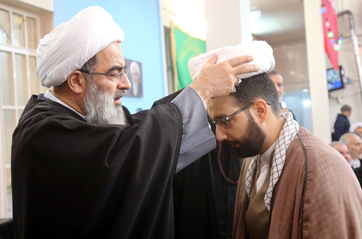 تصاویر/ مراسم جشن و عمامه گذاری طلاب