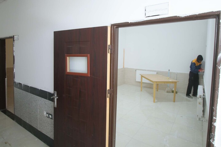 تصاویر| بازسازی و رنگ آمیزی مدرسه علمیه جعفریه قدیمه قاین بعد از اغتشاشات