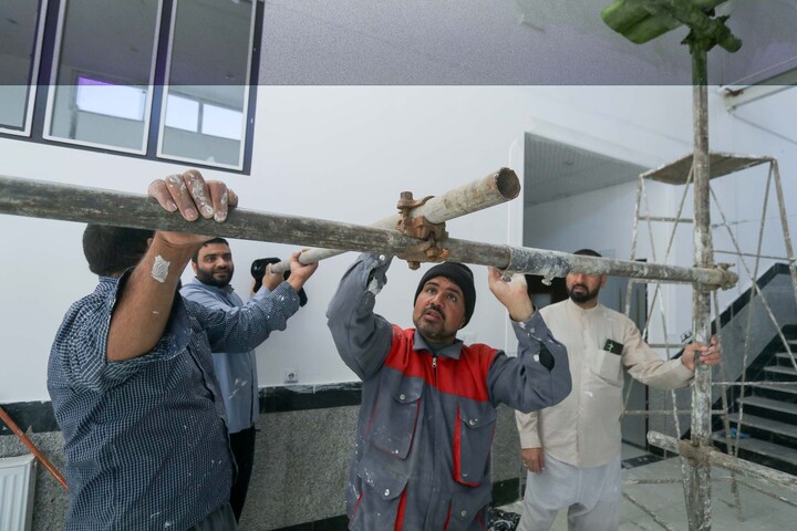 تصاویر| بازسازی و رنگ آمیزی مدرسه علمیه جعفریه قدیمه قاین بعد از اغتشاشات