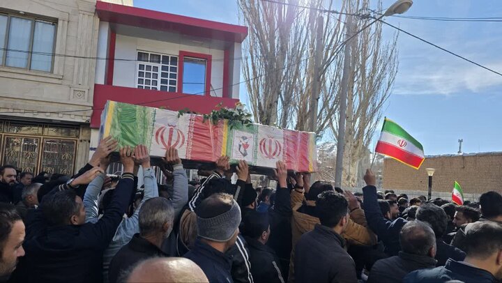 تصاویر/ تشییع شهید مدافع امنیت شهید سعید راونجیان پوردرجوشقان قالی