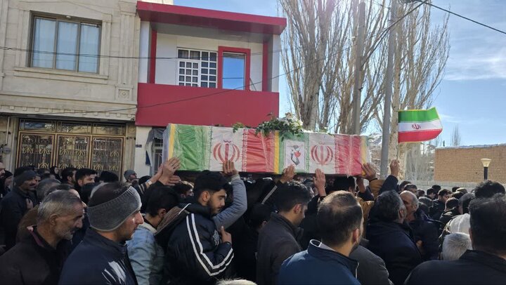 تصاویر/ تشییع شهید مدافع امنیت شهید سعید راونجیان پوردرجوشقان قالی