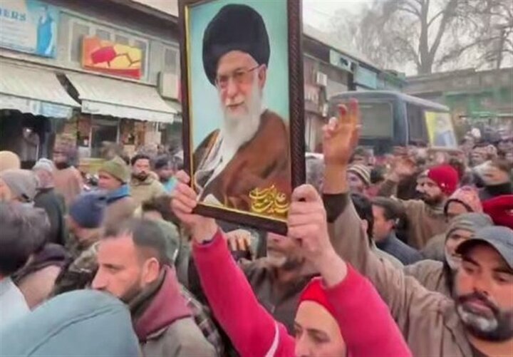 ভিডিও | পাকিস্তানে তুষারপাতের মধ্যে আয়াতুল্লাহ খামেনেয়ী ও ইরানের সমর্থনে মিছিল