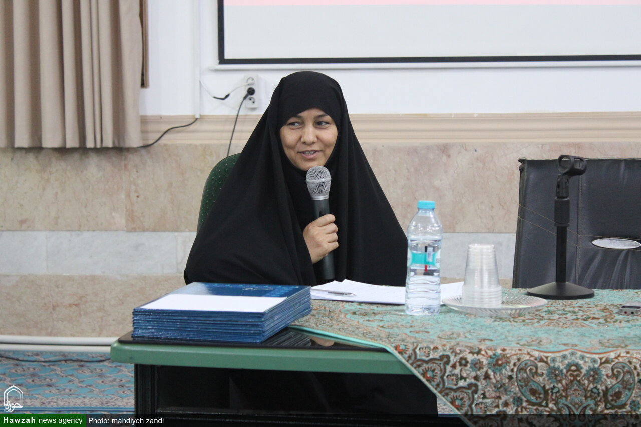 مبعث الگوی فعال و همیشگی برای خروج از تاریکی‌ها به سوی نور است