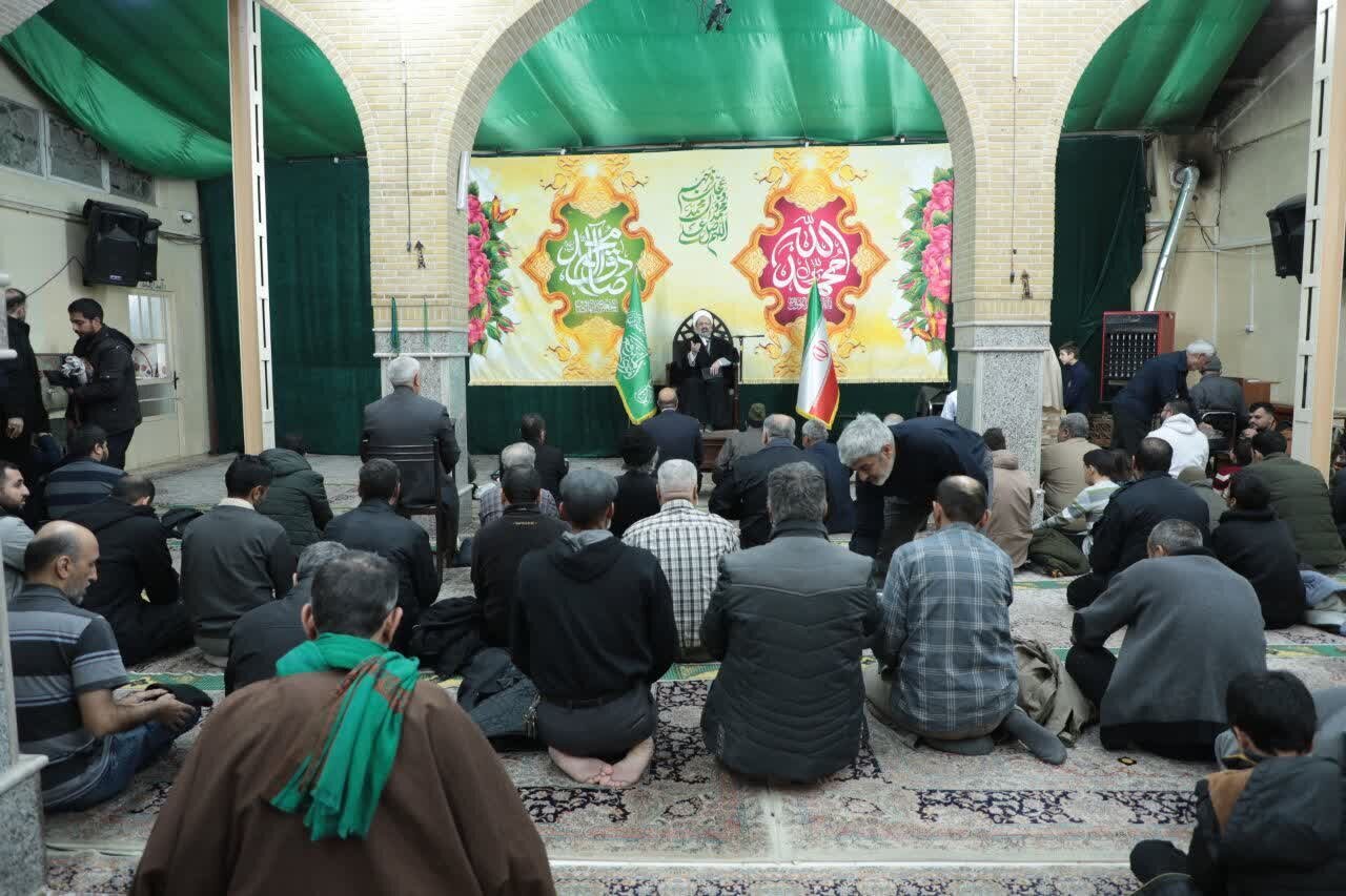 حضرت موسیٰ مبرقع (ع) کے حرم میں جشن عید مبعث کا انعقاد