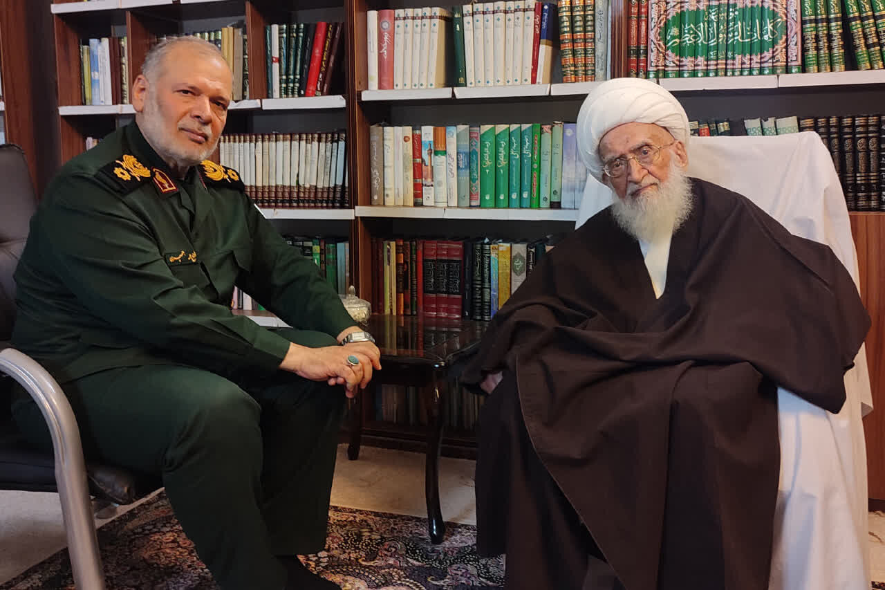 آية اللّه العظمى نوريّ الهمدانيّ: لا سلاح أمضى من وحدة الشعب.. الذين يثيرون التفرقة هم في خندق العدوّ