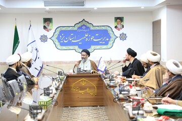 تصاویر/ جلسه بصیرتی با موضوع نقد قرآن بسندگی ویژه کادر مدارس یزد