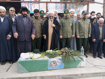 تصاویر / آیین تشییع و تدفین شهید حجت‌الاسلام زمانیان در نهاوند