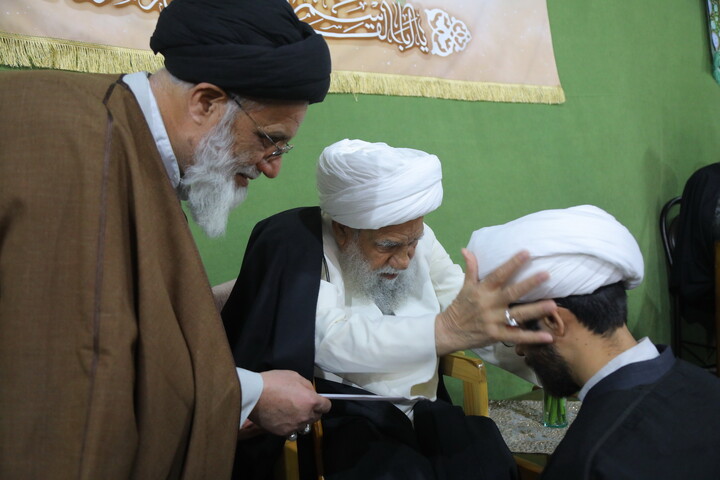 تصاویر/ جشن عید مبعث و عمامه گذاری طلاب در مدرسه علمیه آیت الله العظمی بروجردی