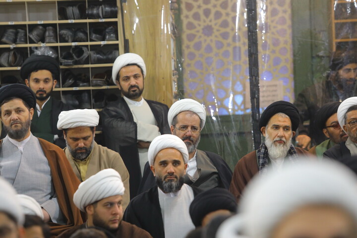 تصاویر/ جشن عید مبعث و عمامه گذاری طلاب در مدرسه علمیه آیت الله العظمی بروجردی