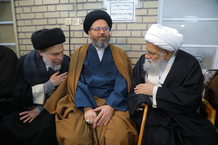 تصاویر/ جشن عید مبعث و عمامه گذاری طلاب در مدرسه علمیه آیت الله العظمی بروجردی