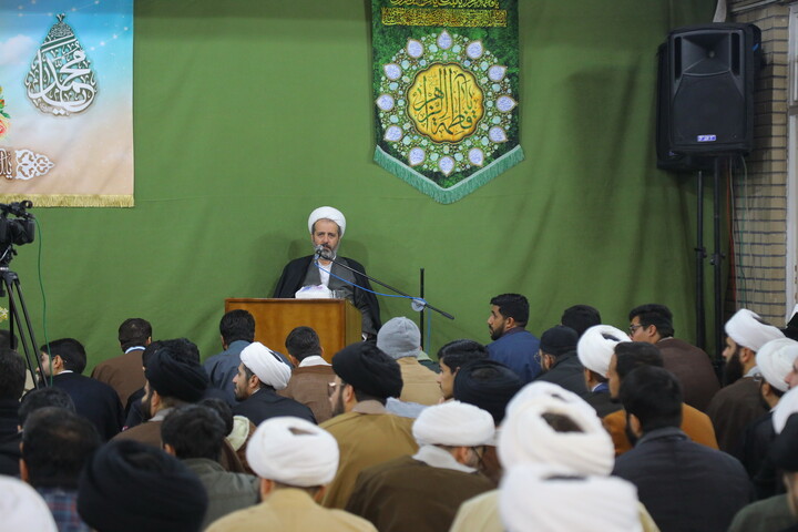 تصاویر/ جشن عید مبعث و عمامه گذاری طلاب در مدرسه علمیه آیت الله العظمی بروجردی