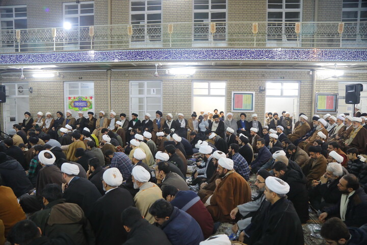 تصاویر/ جشن عید مبعث و عمامه گذاری طلاب در مدرسه علمیه آیت الله العظمی بروجردی