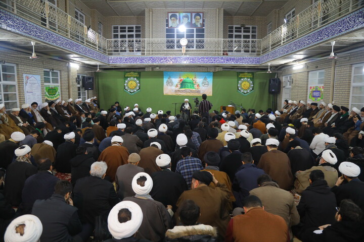 تصاویر/ جشن عید مبعث و عمامه گذاری طلاب در مدرسه علمیه آیت الله العظمی بروجردی