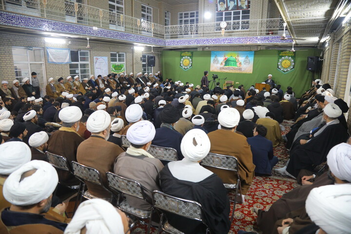 تصاویر/ جشن عید مبعث و عمامه گذاری طلاب در مدرسه علمیه آیت الله العظمی بروجردی