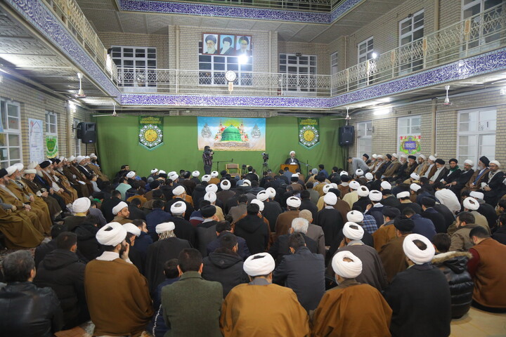 تصاویر/ جشن عید مبعث و عمامه گذاری طلاب در مدرسه علمیه آیت الله العظمی بروجردی