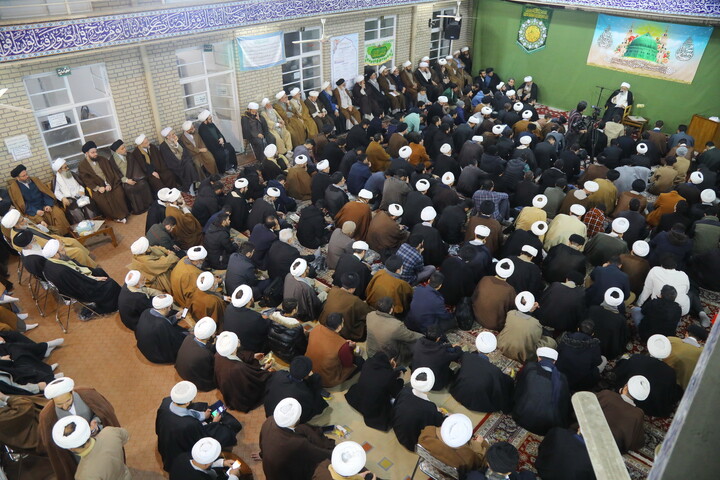 تصاویر/ جشن عید مبعث و عمامه گذاری طلاب در مدرسه علمیه آیت الله العظمی بروجردی