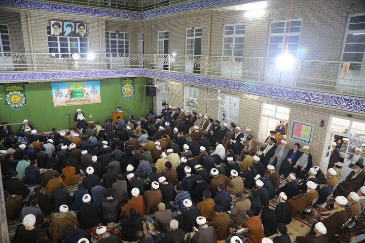 تصاویر/ جشن عید مبعث و عمامه گذاری طلاب در مدرسه علمیه آیت الله العظمی بروجردی