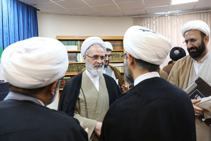 تصاویر/ آیین رونمایی از کتاب «از شبهه تا فتنه»