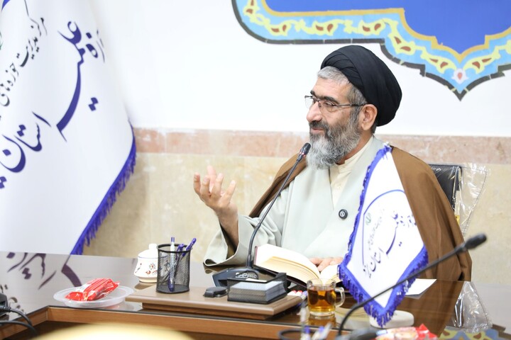 تصاویر/ جلسه بصیرتی با موضوع نقد قرآن بسندگی ویژه کادر مدارس یزد