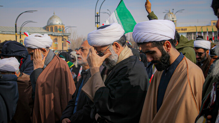 تصاویر/مراسم تشییع و نماز بر پیکر شهید علی زمانیان