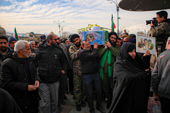 تصاویر/مراسم تشییع و نماز بر پیکر شهید علی زمانیان