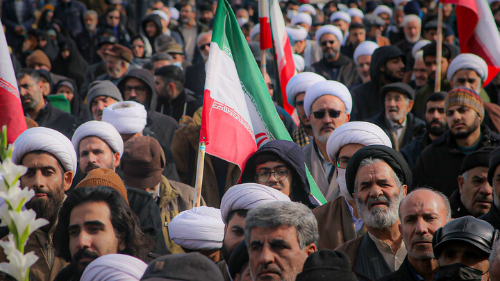 تصاویر/مراسم تشییع و نماز بر پیکر شهید علی زمانیان