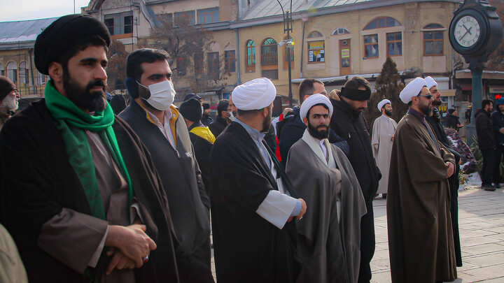 تصاویر/مراسم تشییع و نماز بر پیکر شهید علی زمانیان