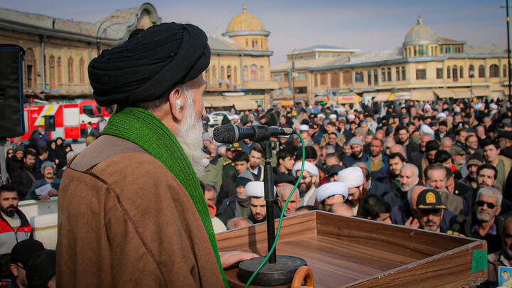 تصاویر/مراسم تشییع و نماز بر پیکر شهید علی زمانیان