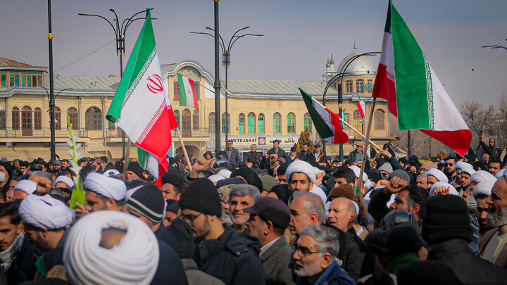 تصاویر/مراسم تشییع و نماز بر پیکر شهید علی زمانیان