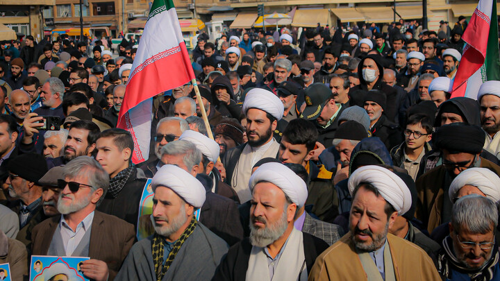 تصاویر/مراسم تشییع و نماز بر پیکر شهید علی زمانیان