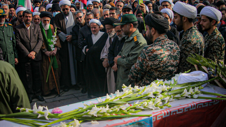 تصاویر/مراسم تشییع و نماز بر پیکر شهید علی زمانیان