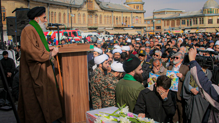 تصاویر/مراسم تشییع و نماز بر پیکر شهید علی زمانیان