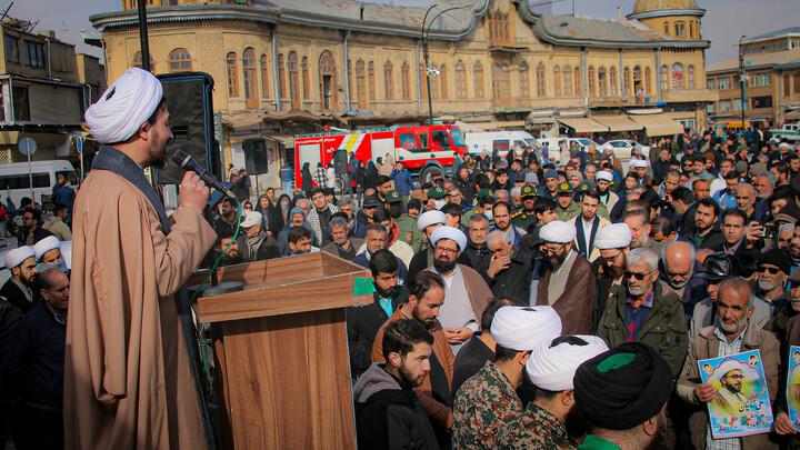 تصاویر/مراسم تشییع و نماز بر پیکر شهید علی زمانیان