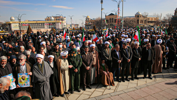 تصاویر/مراسم تشییع و نماز بر پیکر شهید علی زمانیان
