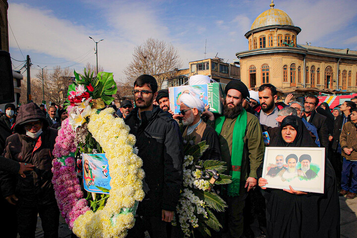 تصاویر/مراسم تشییع و نماز بر پیکر شهید علی زمانیان