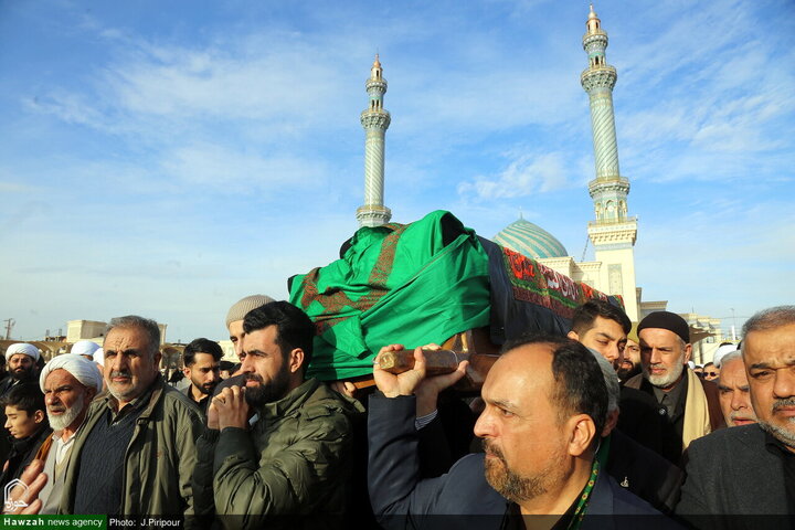 جثمان شقيق المرجع الأعلى السيد السيستاني يشيع في مدينة قم