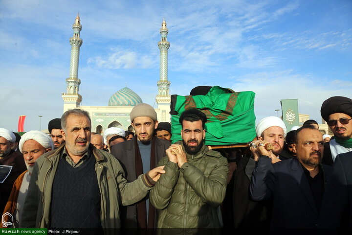 جثمان شقيق المرجع الأعلى السيد السيستاني يشيع في مدينة قم
