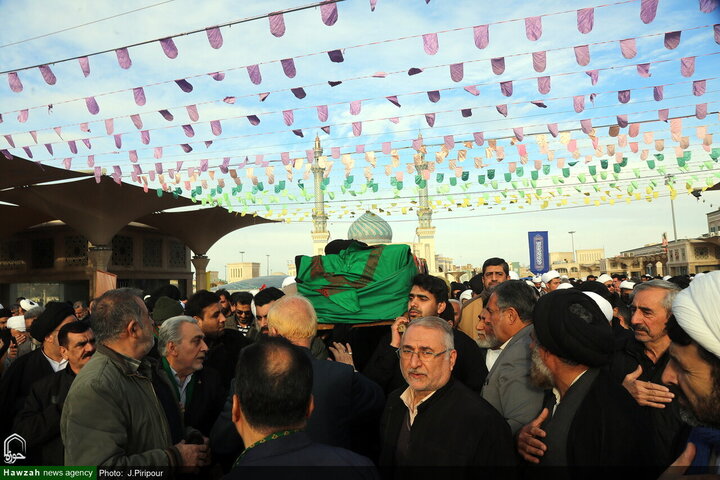 جثمان شقيق المرجع الأعلى السيد السيستاني يشيع في مدينة قم